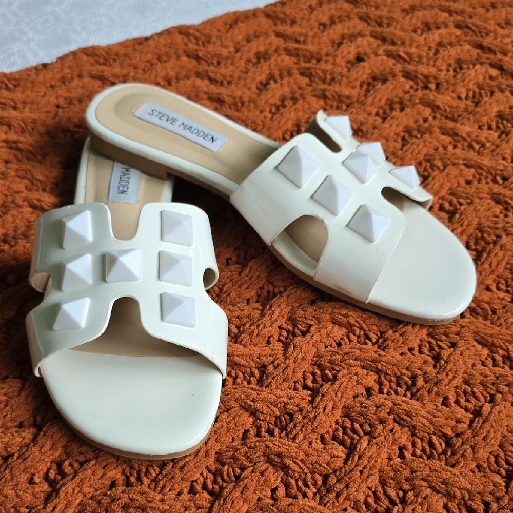 Steve Madden White Geometric Studded Sandals